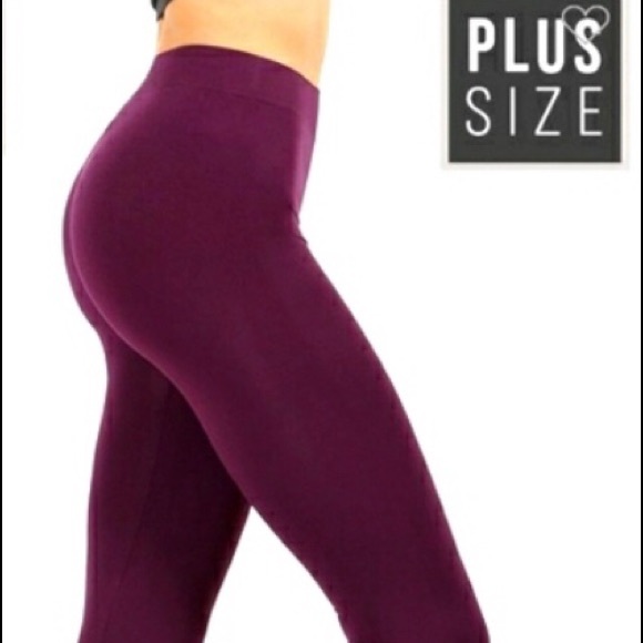 Zenana Outfitters Pants - Plus Size Seamless Capri Leggings